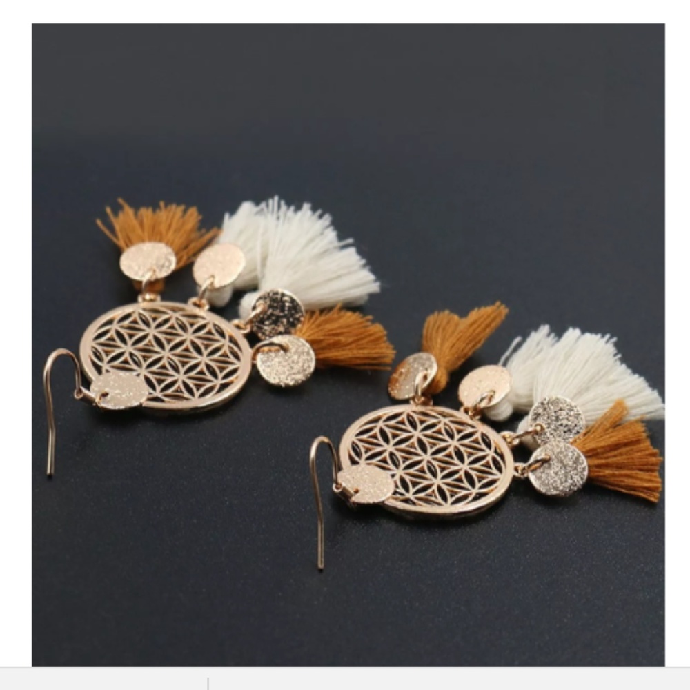 *NEW* TASSEL DROP EARRINGS - Picture 3 of 3